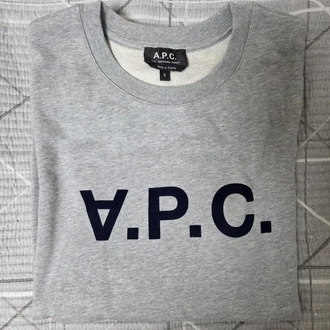 A.P.C 아페쎄 맨투맨 S팝니다