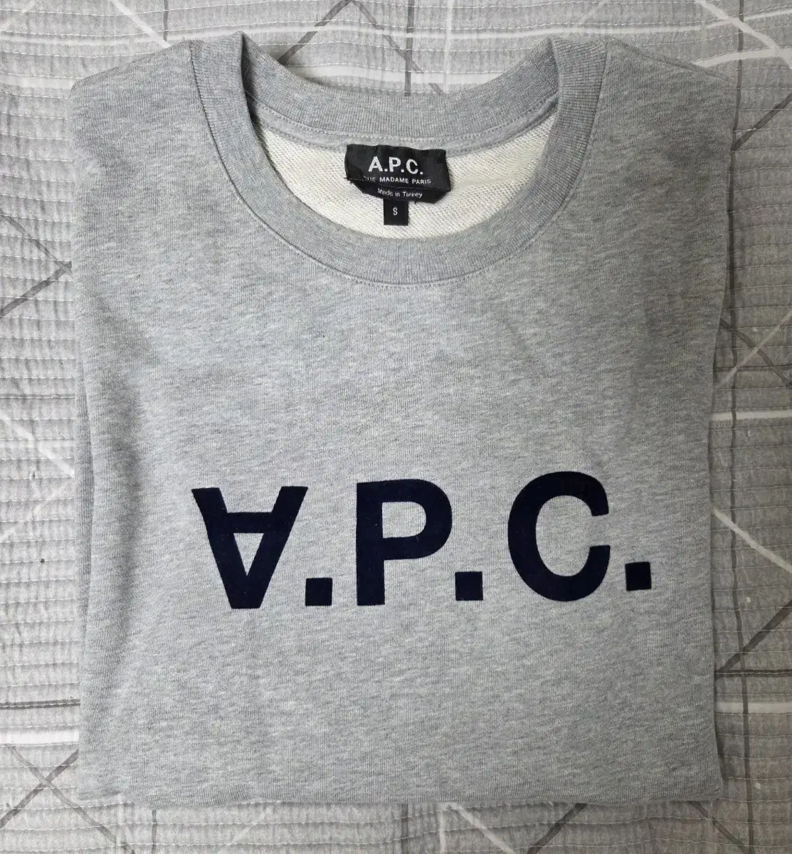 A.P.C 아페쎄 맨투맨 S팝니다