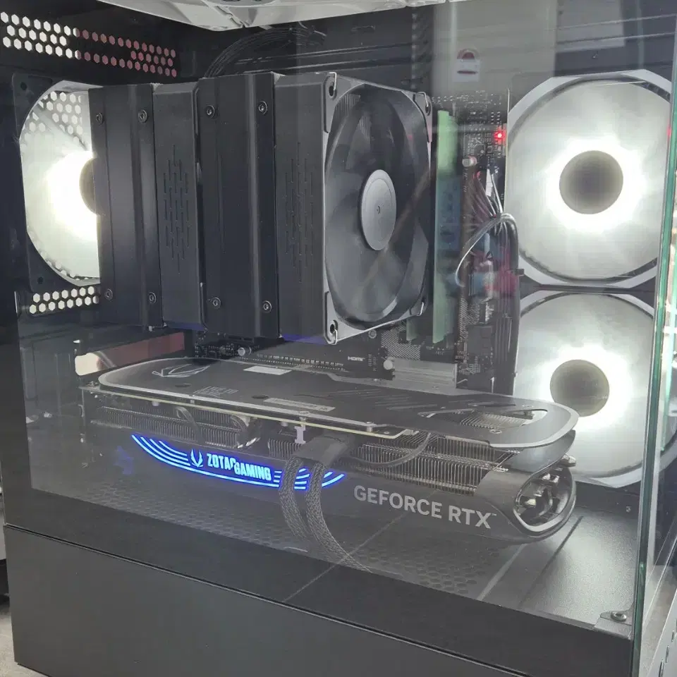 게이밍 컴퓨터 본체 팔아요 7800x3d rtx 4070ti super