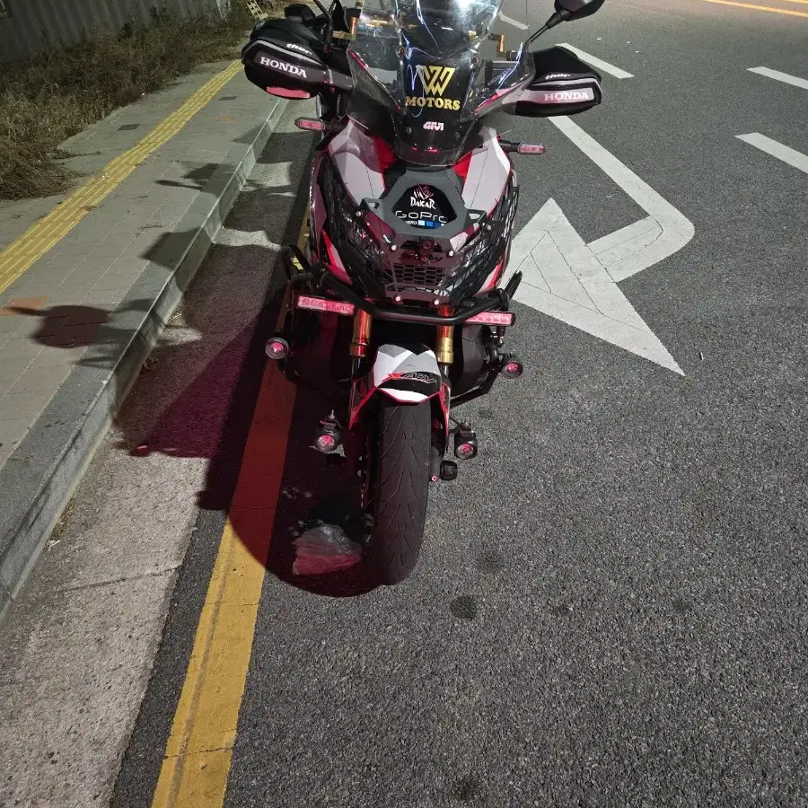 xadv750 17년식 시원하게에눌가능하니연락주세요