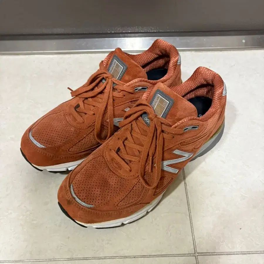 뉴발란스990v4