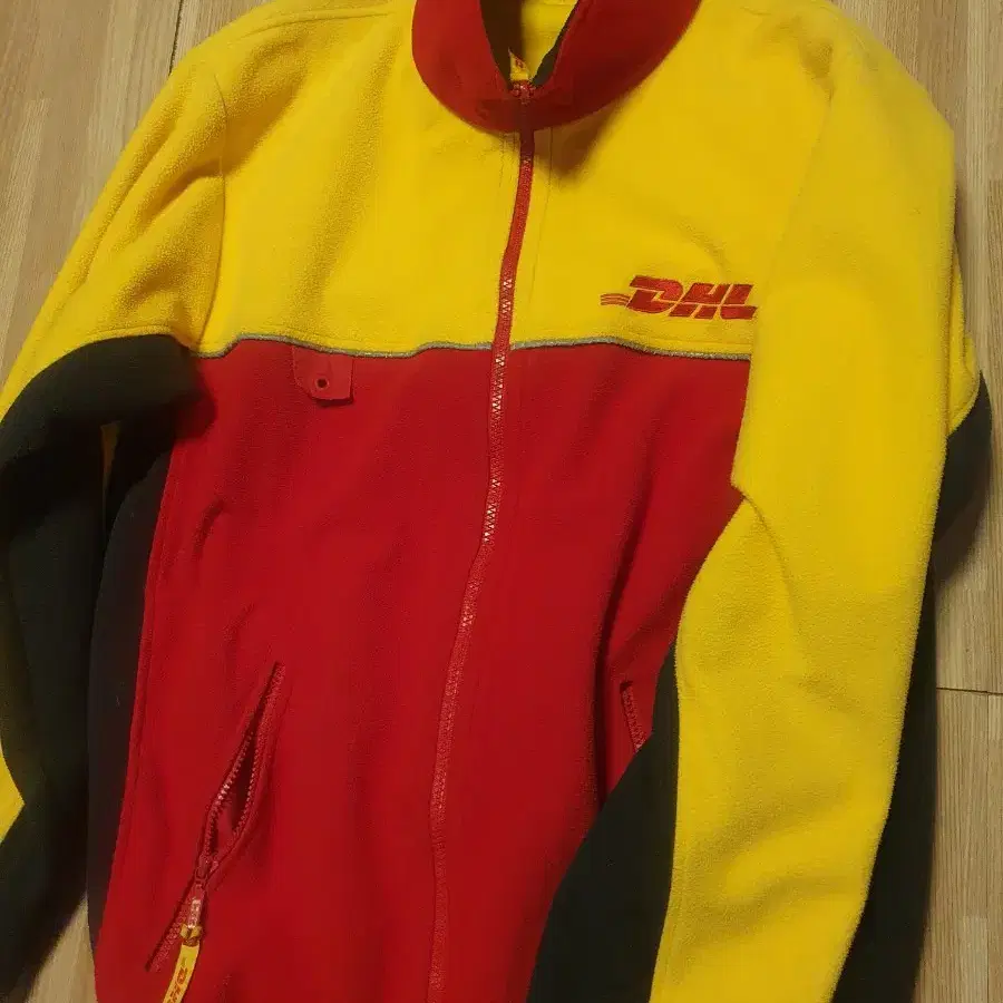 DHL 후리스