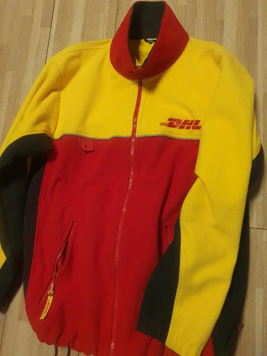 DHL 후리스