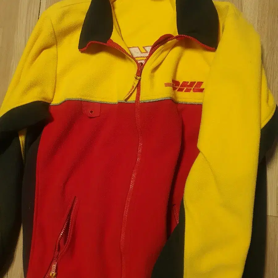 DHL 후리스