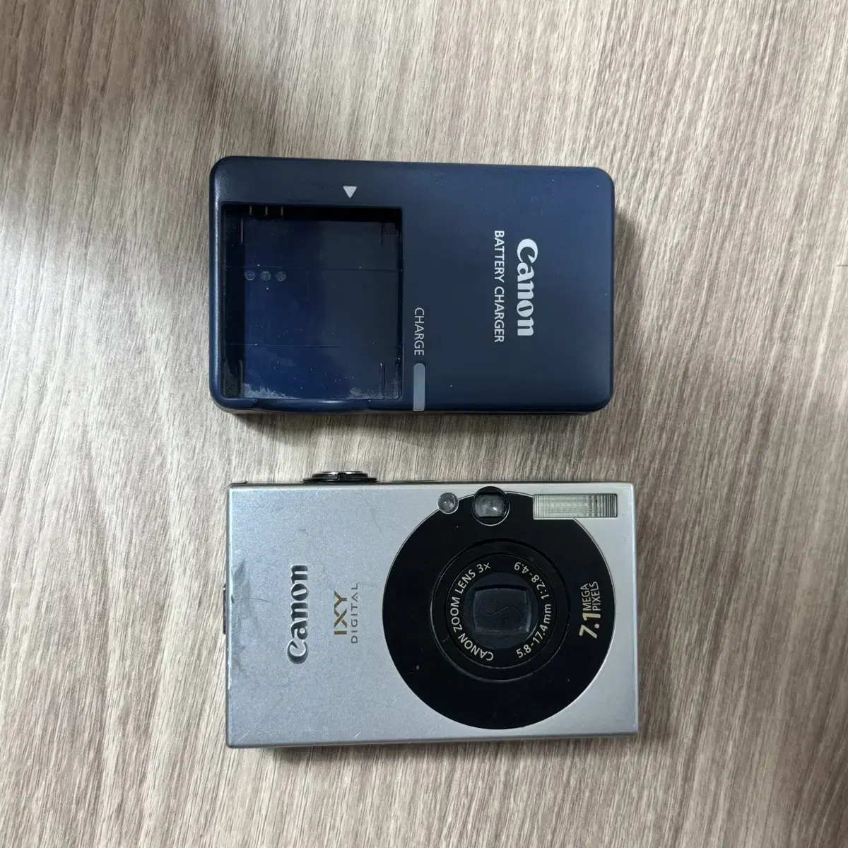 캐논 IXY10 (IXUS70) 블랙 판매합니다. (작례O / 빈티지 카