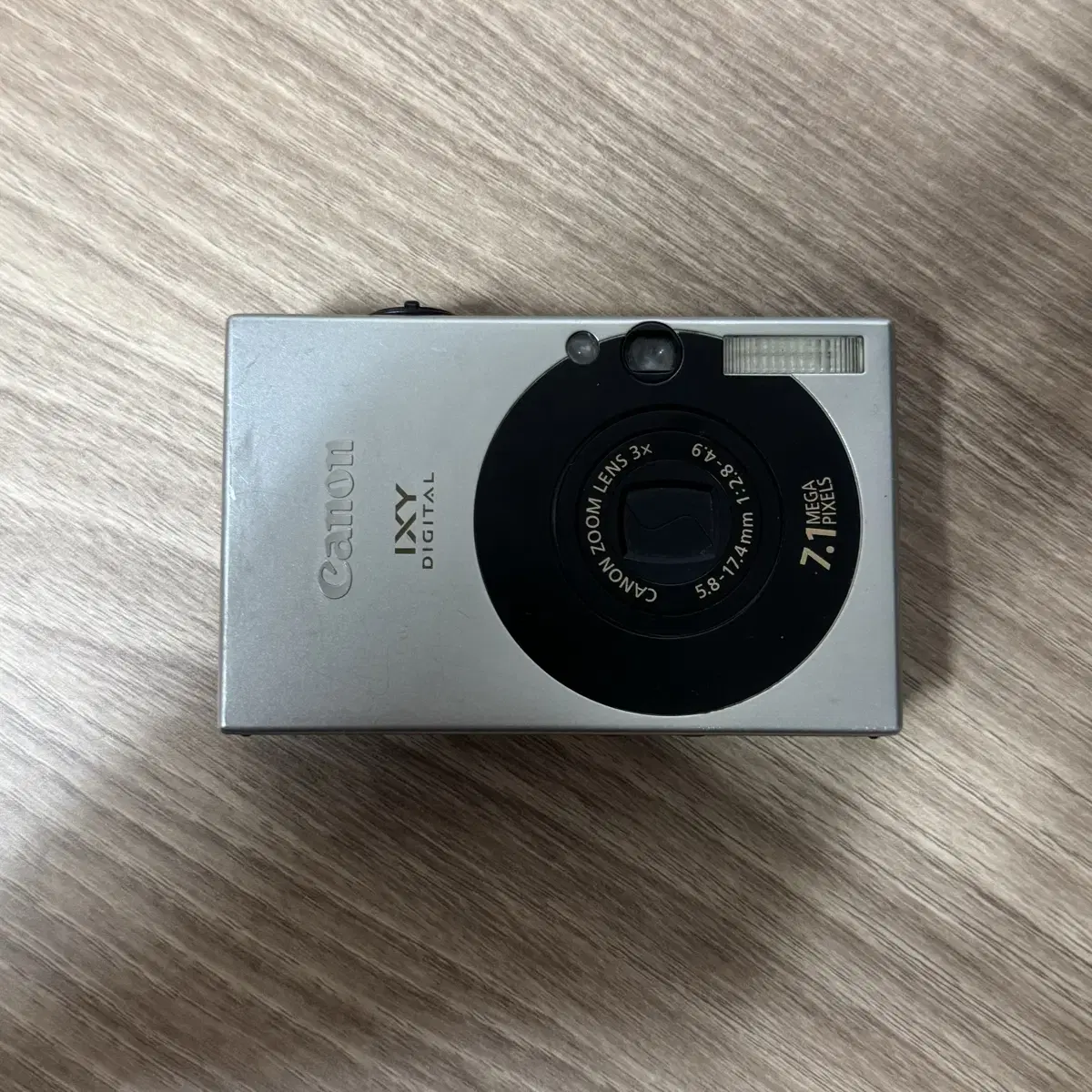 캐논 IXY10 (IXUS70) 블랙 판매합니다. (작례O / 빈티지 카