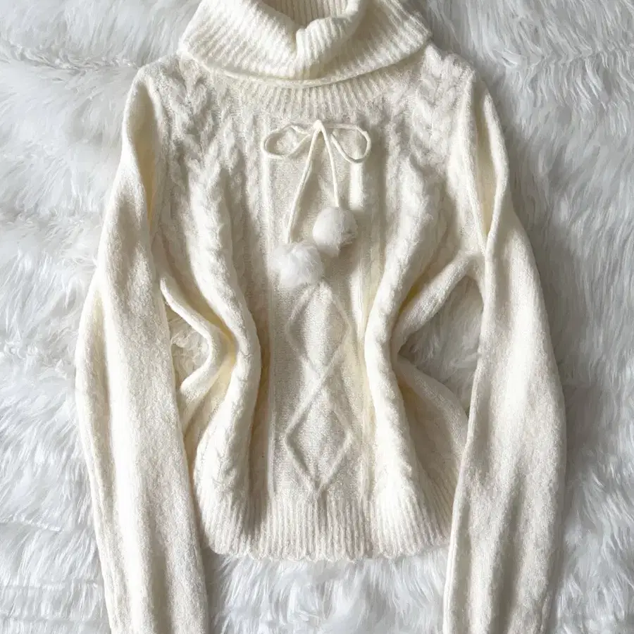 ankrouge light ivory pompom knit