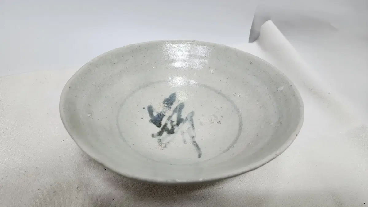 Cheonghwa-baekja porcelain teacup