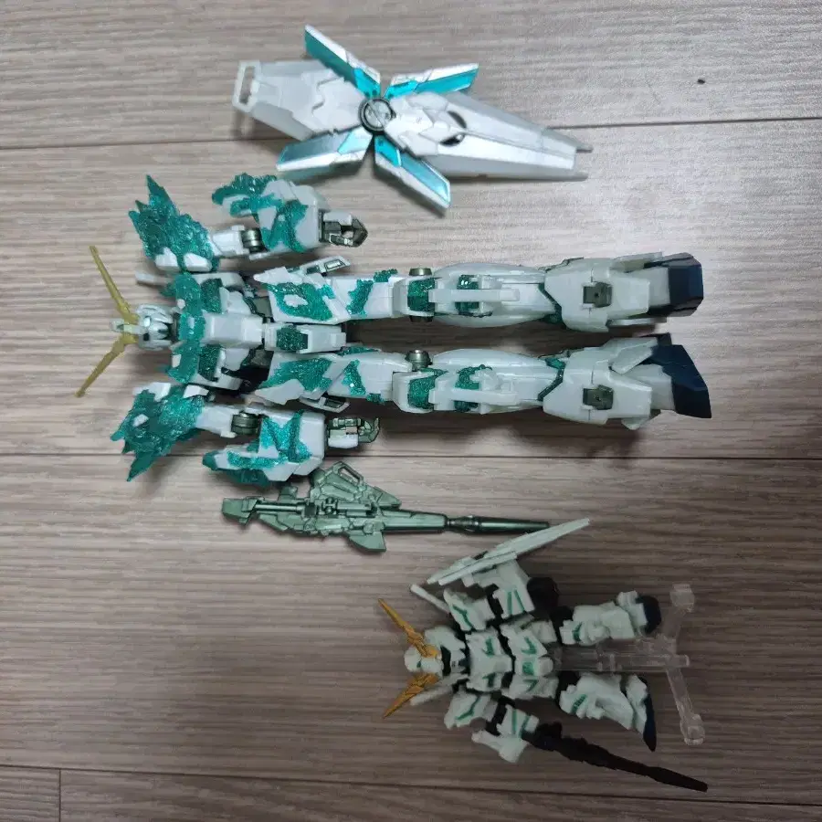 rg hg sd 유니콘 밴시 페넥스 시난주 가조립 건담 팔아요