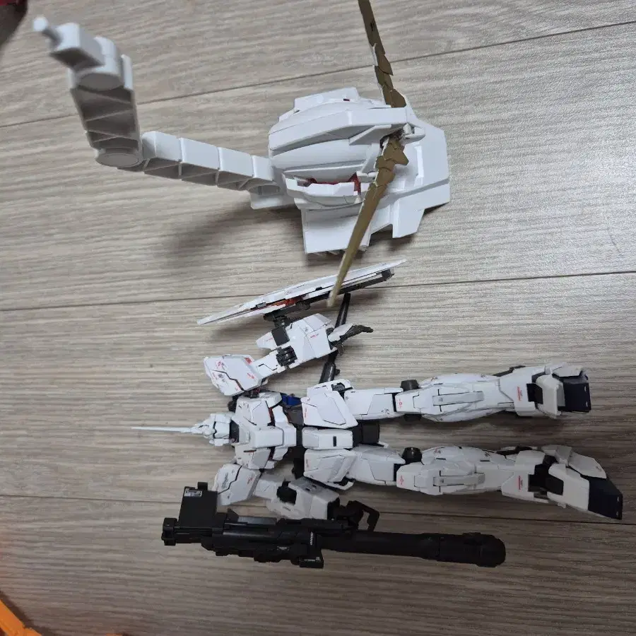 rg hg sd 유니콘 밴시 페넥스 시난주 가조립 건담 팔아요