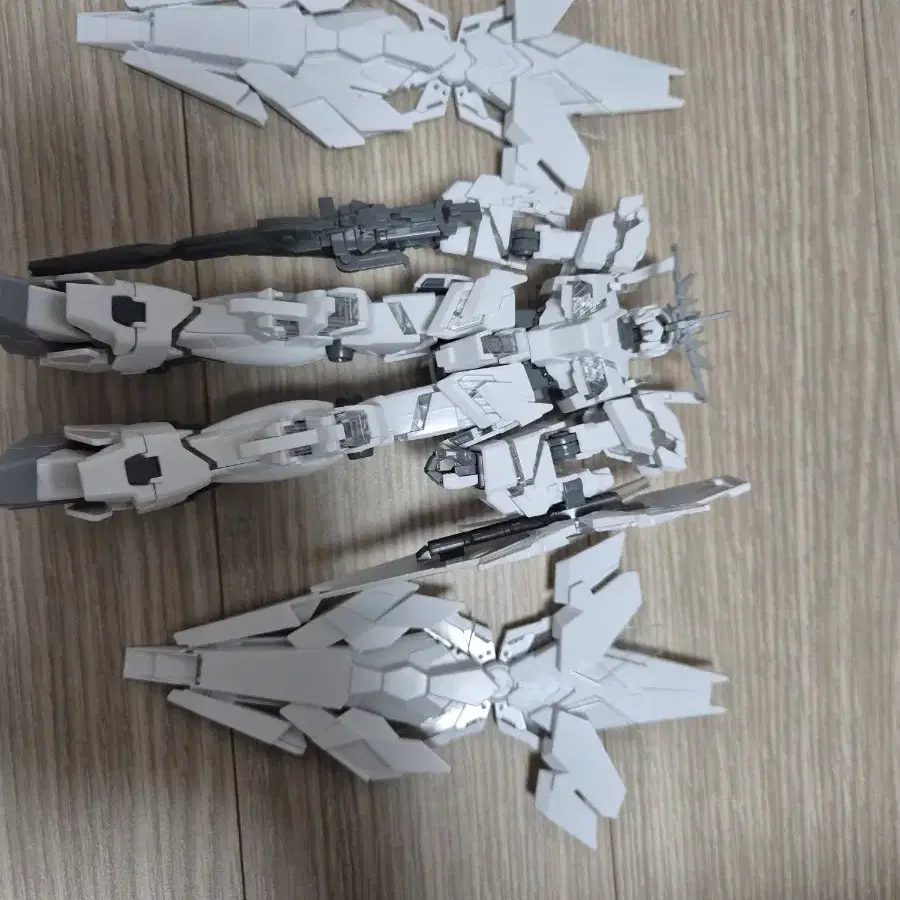 rg hg sd 유니콘 밴시 페넥스 시난주 가조립 건담 팔아요