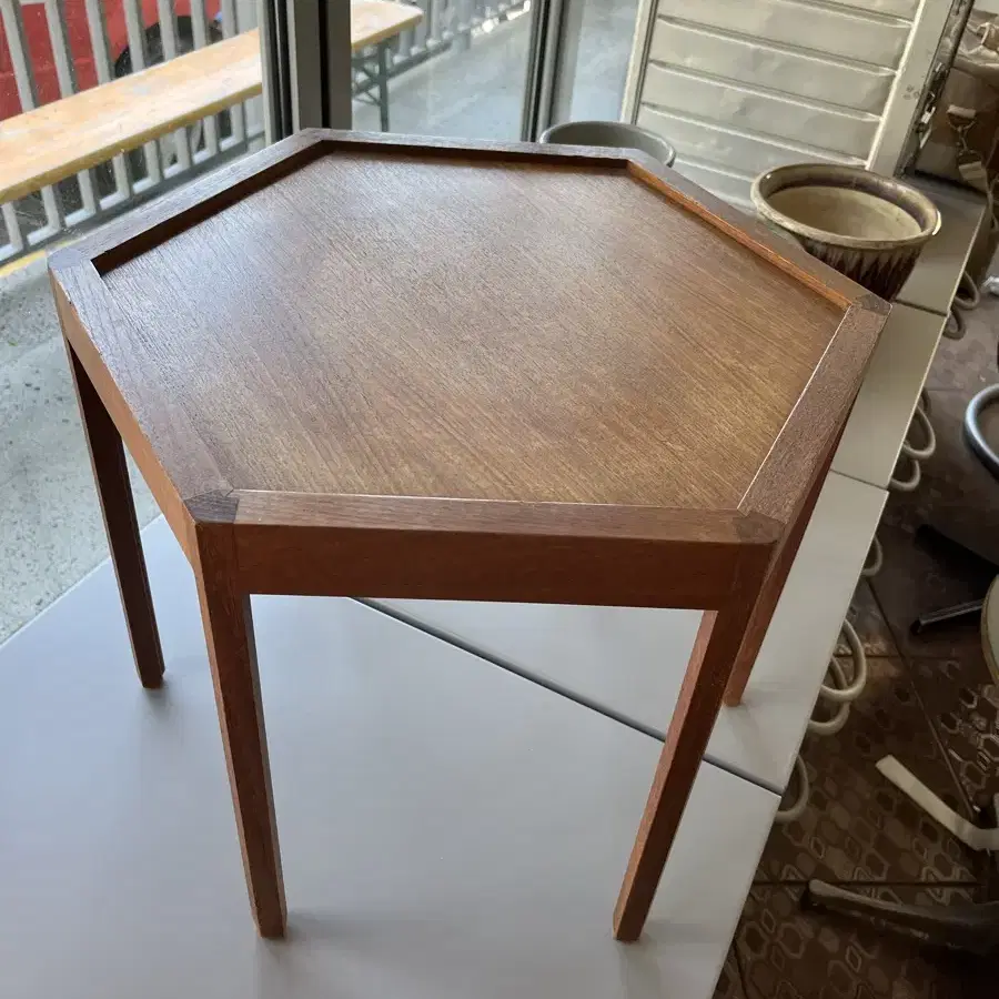 Hans Andersen, Denmark, Hexagonal table