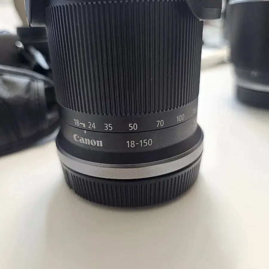 eos r10 + 18-45mm + rfs18-150mm