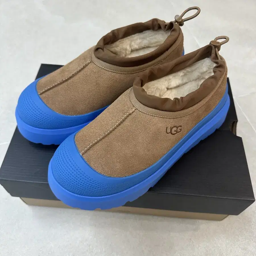 어그 UGG 타스만 웨더 하이브리드(us8)