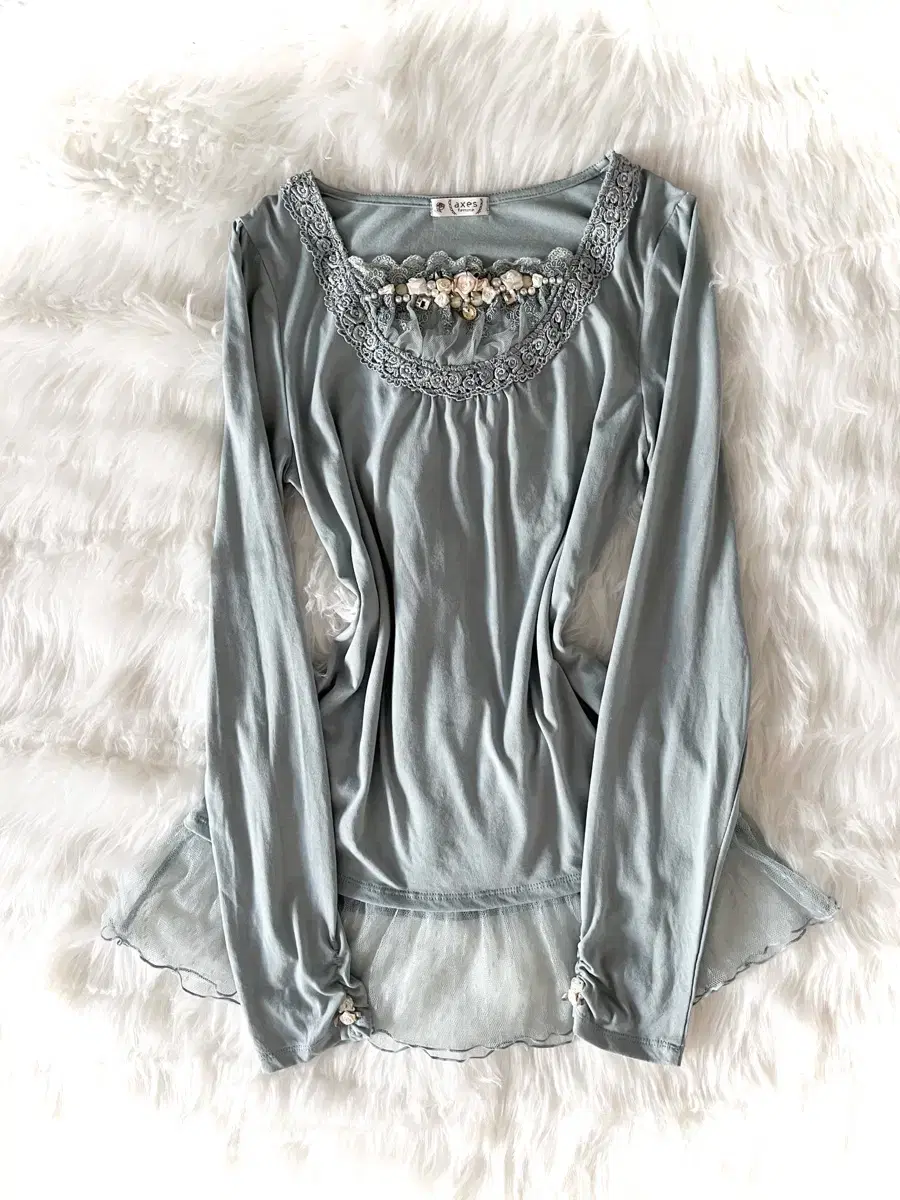 Axes Femme pale mint lace top