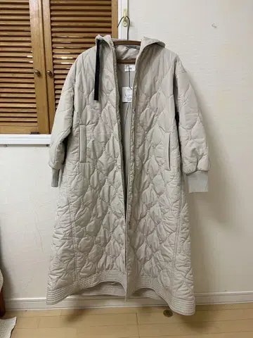 시로델라본테 퀼팅 롱 재킷 후드 부착