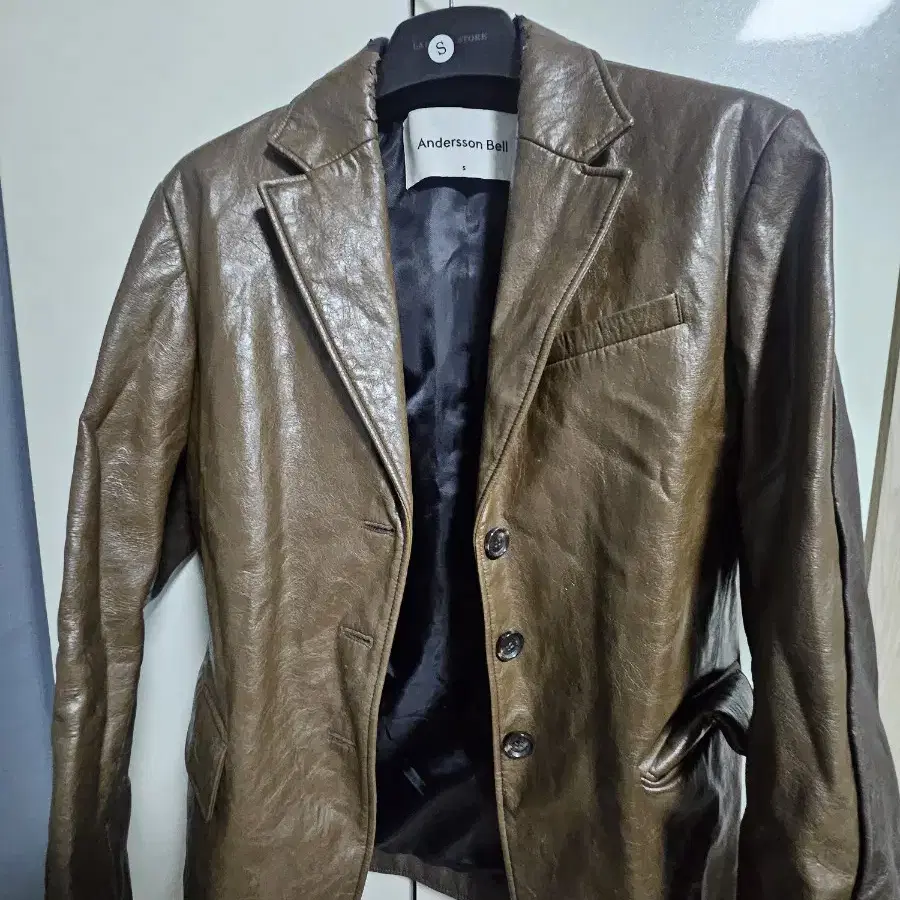 앤더슨벨포우먼  OLYA FAUX LEATHER BLOCK JACKET