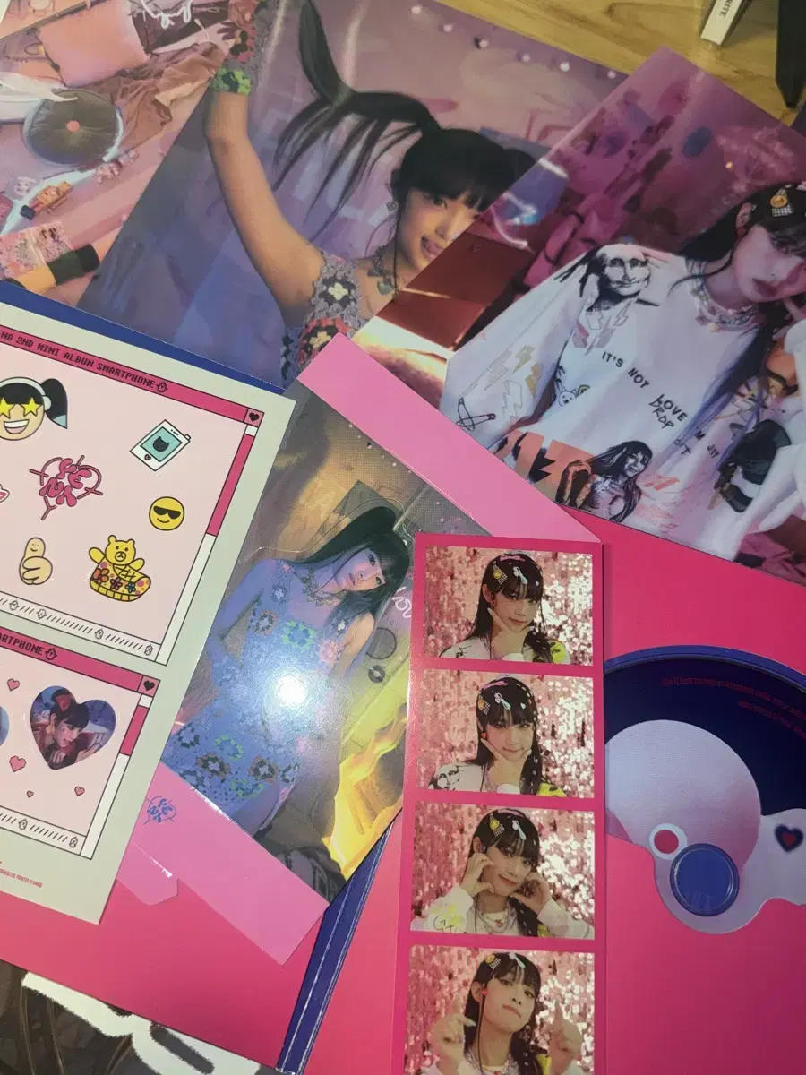 [Price Reduced] Yena Smartphone & Love War Unsealed Album