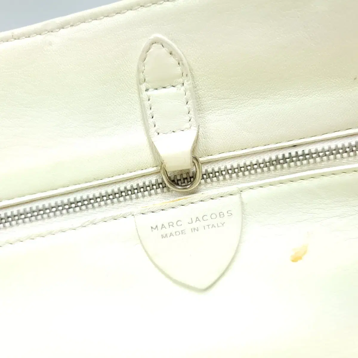 MARC JACOBS 마크제이콥스 반구스터드 토트백 탑핸들백 B856