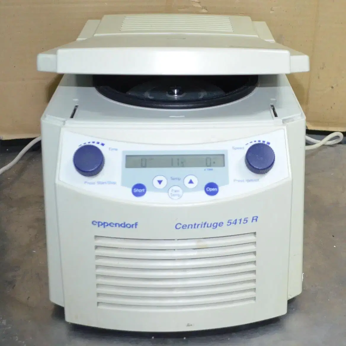 고장 Eppendorf Centrifuge 5415 R