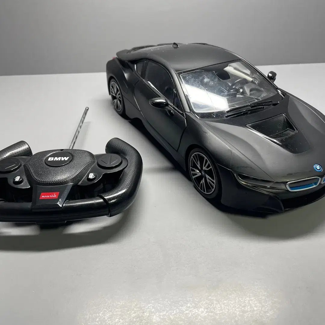 rc카 2대(아우디 R8, BMW I8)