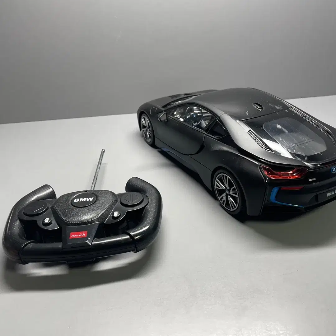 rc카 2대(아우디 R8, BMW I8)