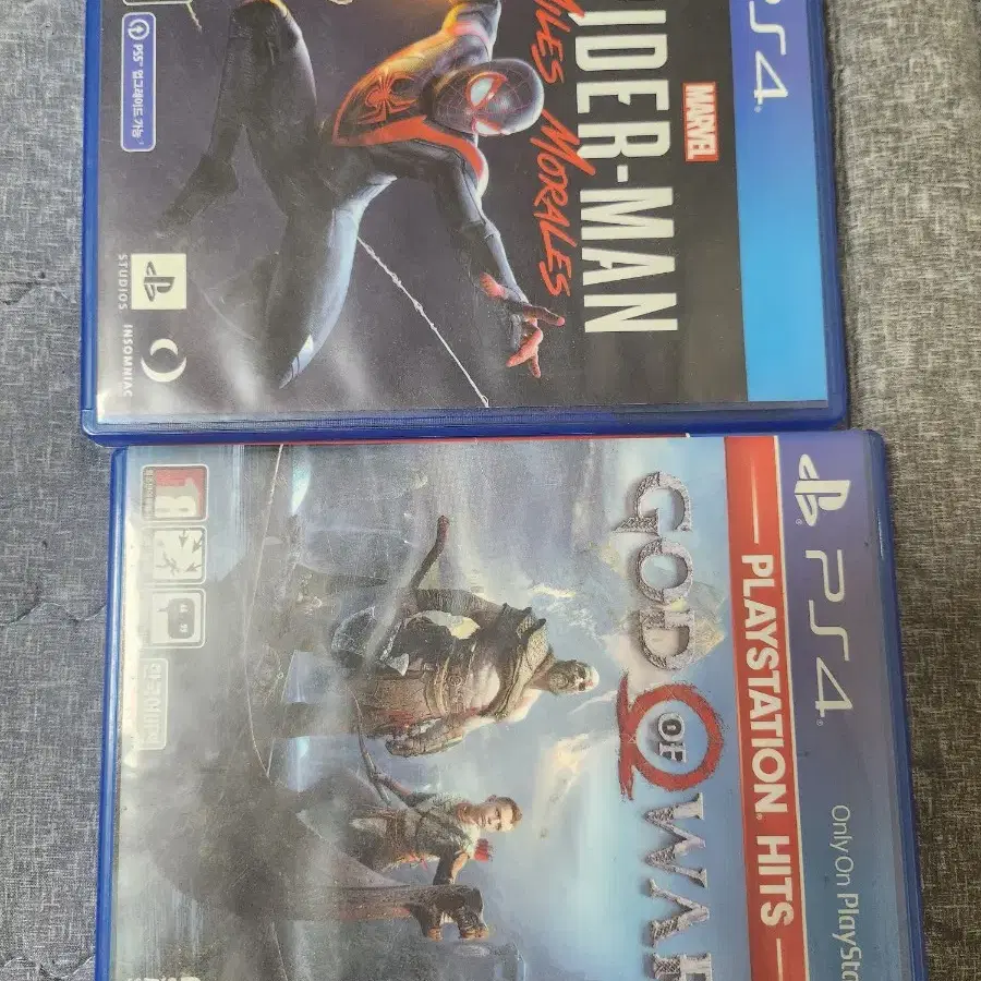 ps4 갓오브워,스파이더맨 마일즈모랄레스 일괄판매합니다