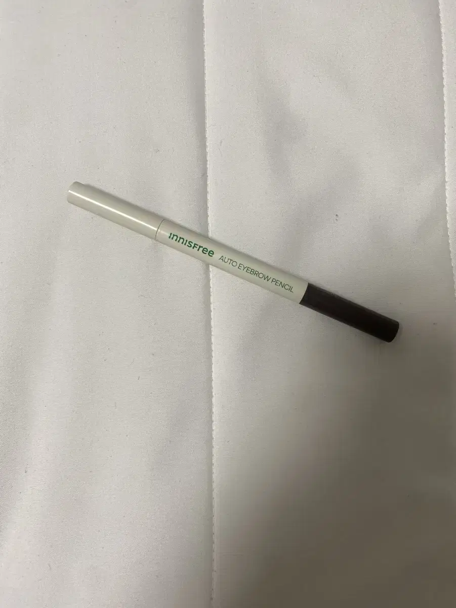 Quick sale) Innisfree Flat Eyebrow Pencil / No. 4