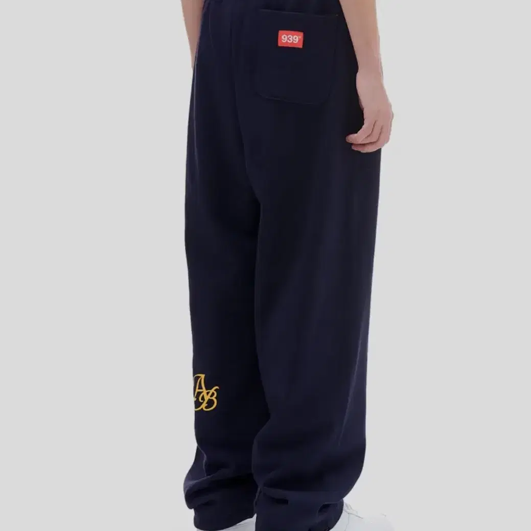 아카이브 볼드 939 LOGO SWEAT PANTS (NAVY)