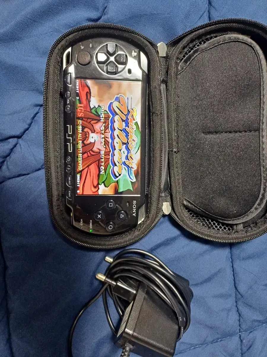 PSP 2000 커펌 팝니다. (택포)