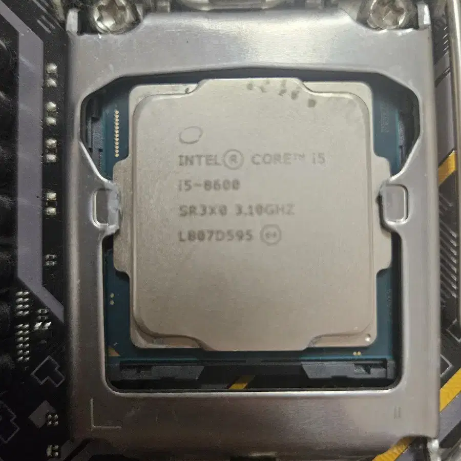 cpu랑 메인보드 i5 8600 +z390 팔아요