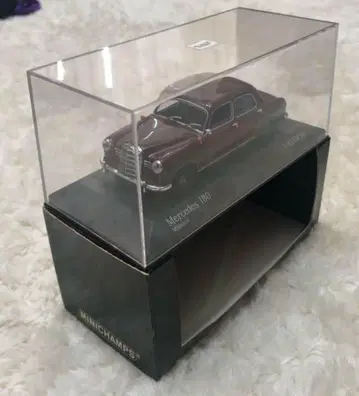 MINICHAMPS 1/43 사이즈 벤츠 180