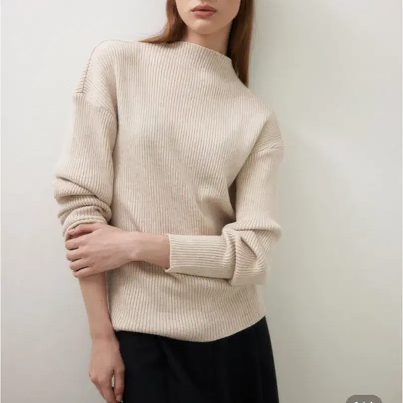 하베크 Silky fine wool mock neck knit 실키니트