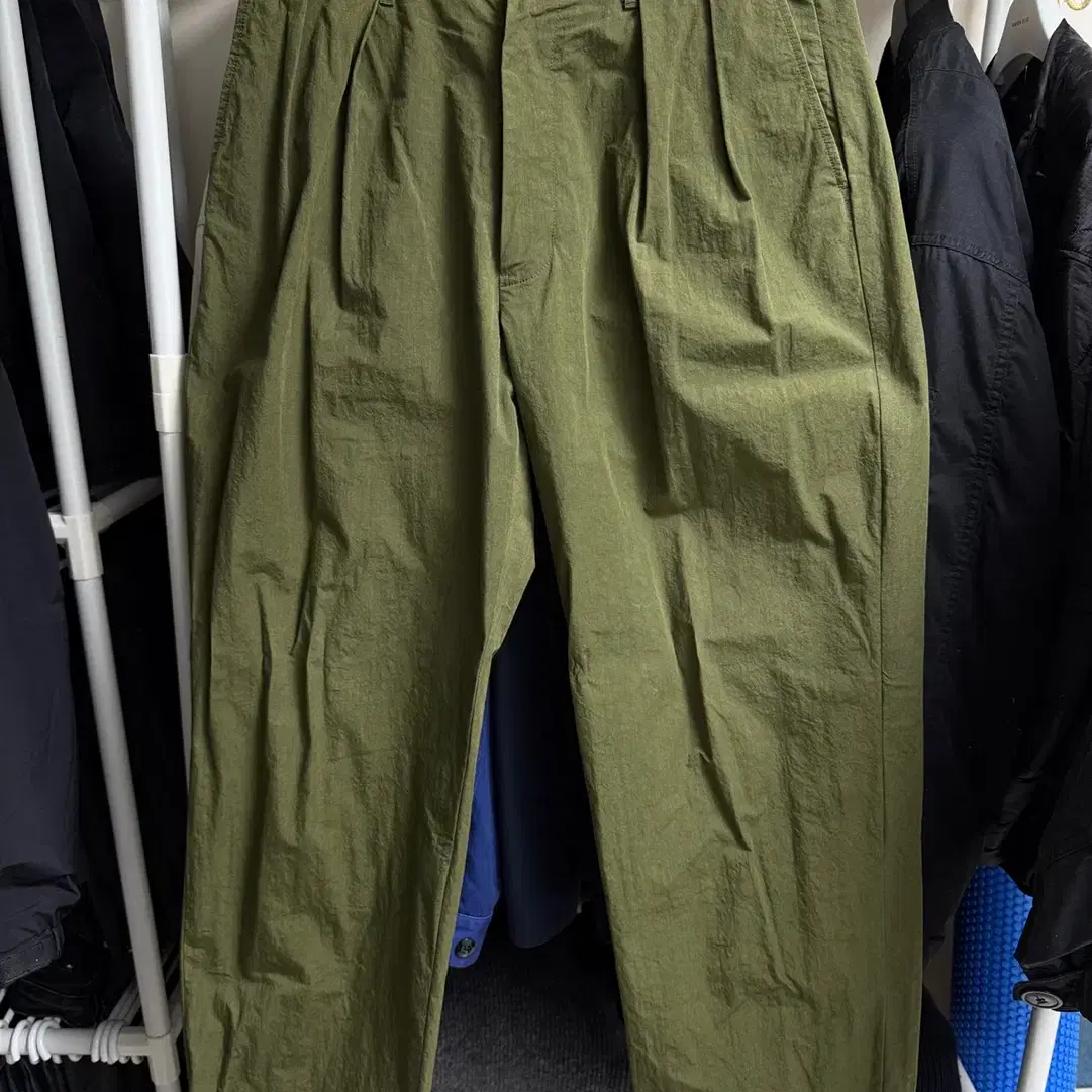 [M] 홀리선 Corinth Typewriter Pants 올리브