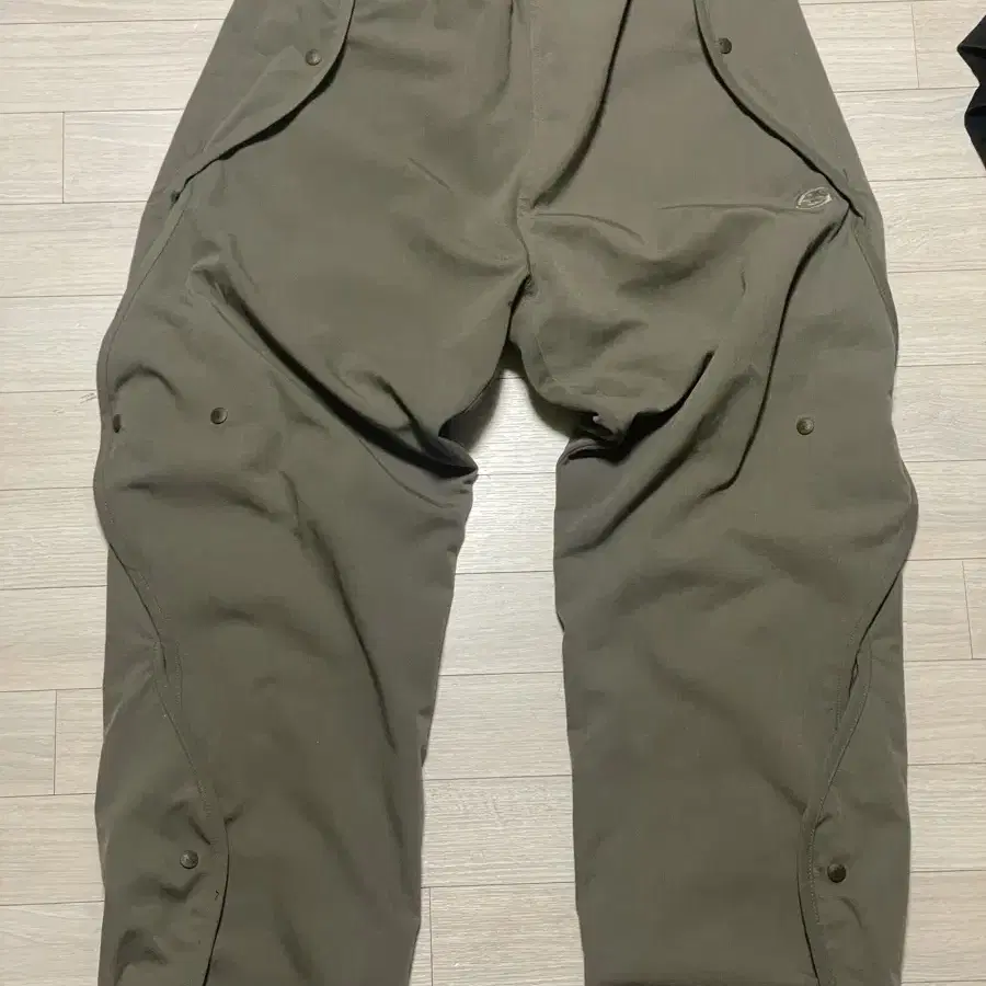 산산기어 Wave Pants Mud Khaki - 22FW