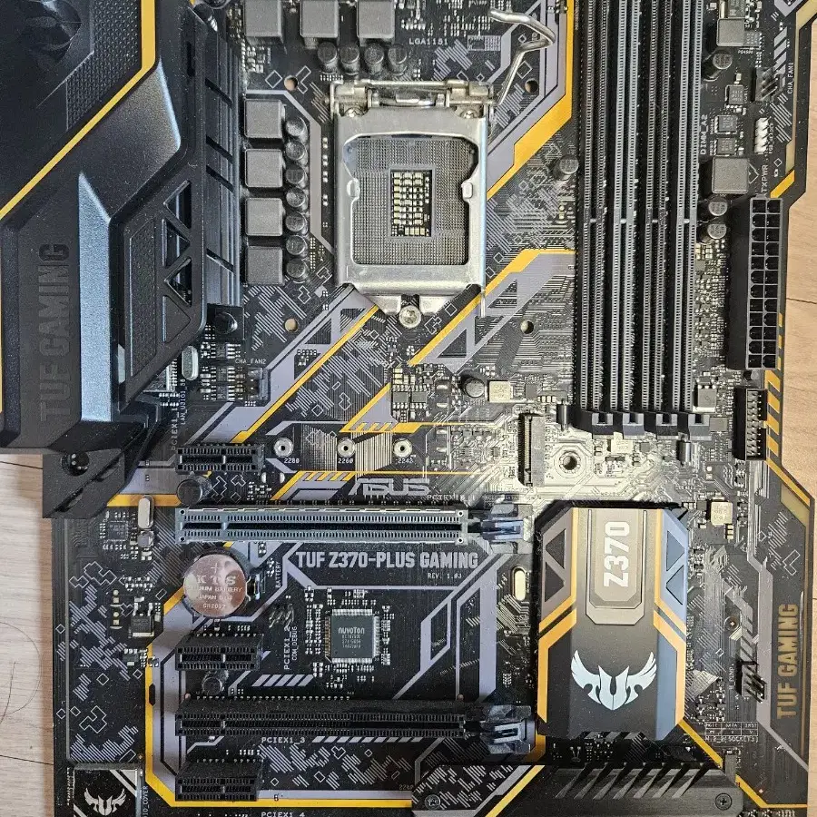 ASUS TUF Z370-PLUS GAMING 메인보드