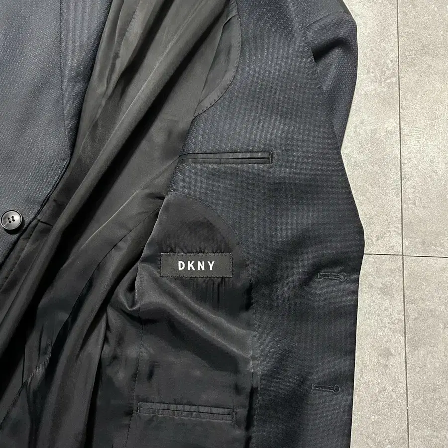 DKNY  네이비컬러  빈티지 울  블레이져 95size