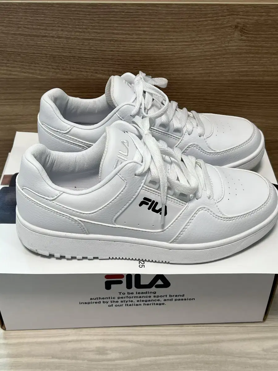 FILA 휠라 여성 신발 225