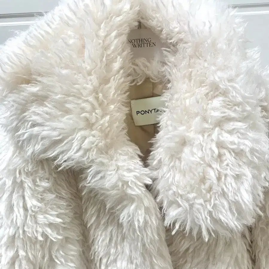 포니테일 퍼 Shaggy Faux Fur Jacket (Milk)