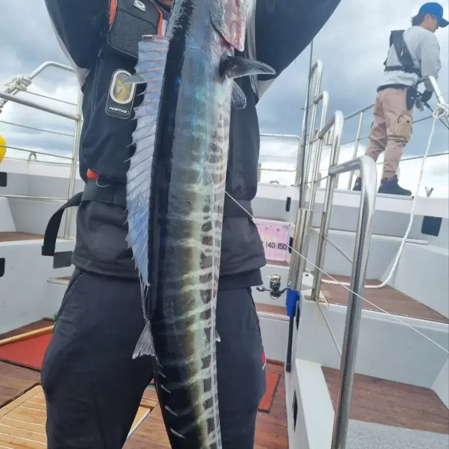 오시아 지거 리미티드 b62-5 빅게임 대방어 1절대 낚시대 팝니다.(보