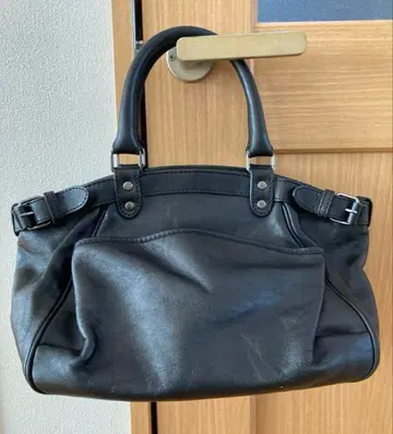 바네사브루노 블랙 가죽 핸드백