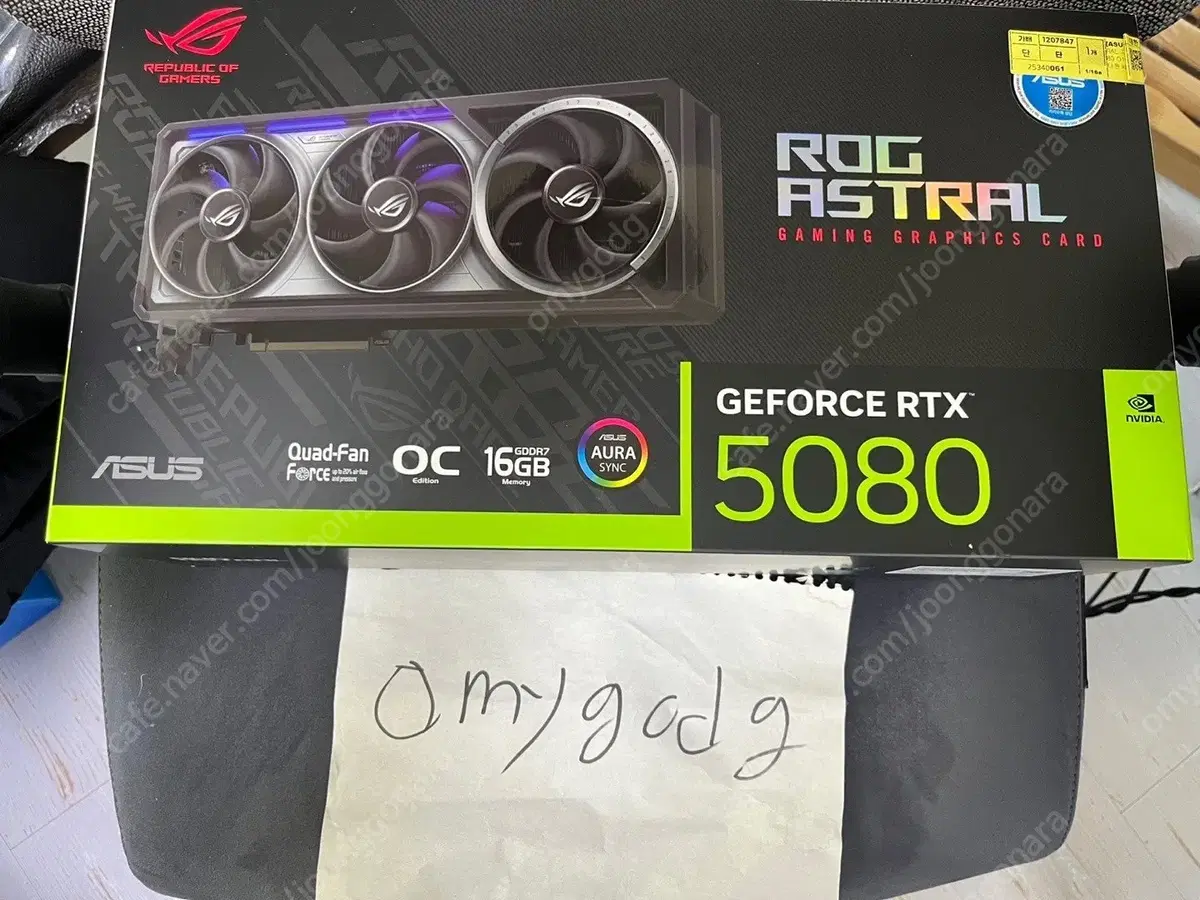 ASUS ROG-ASTRAL-RTX5080-O16G-GAMING