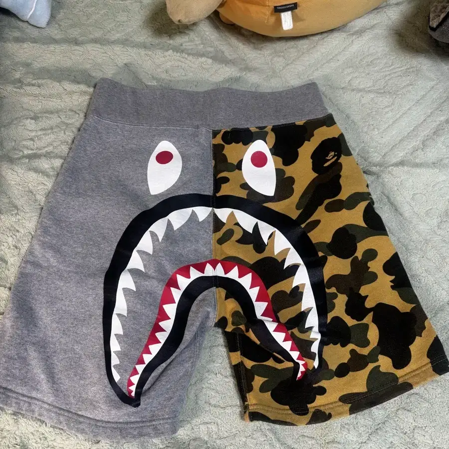 BAPE 황계 반카모 쇼츠 s