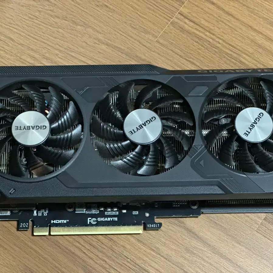 기가바이트 RTX 4070 windforce