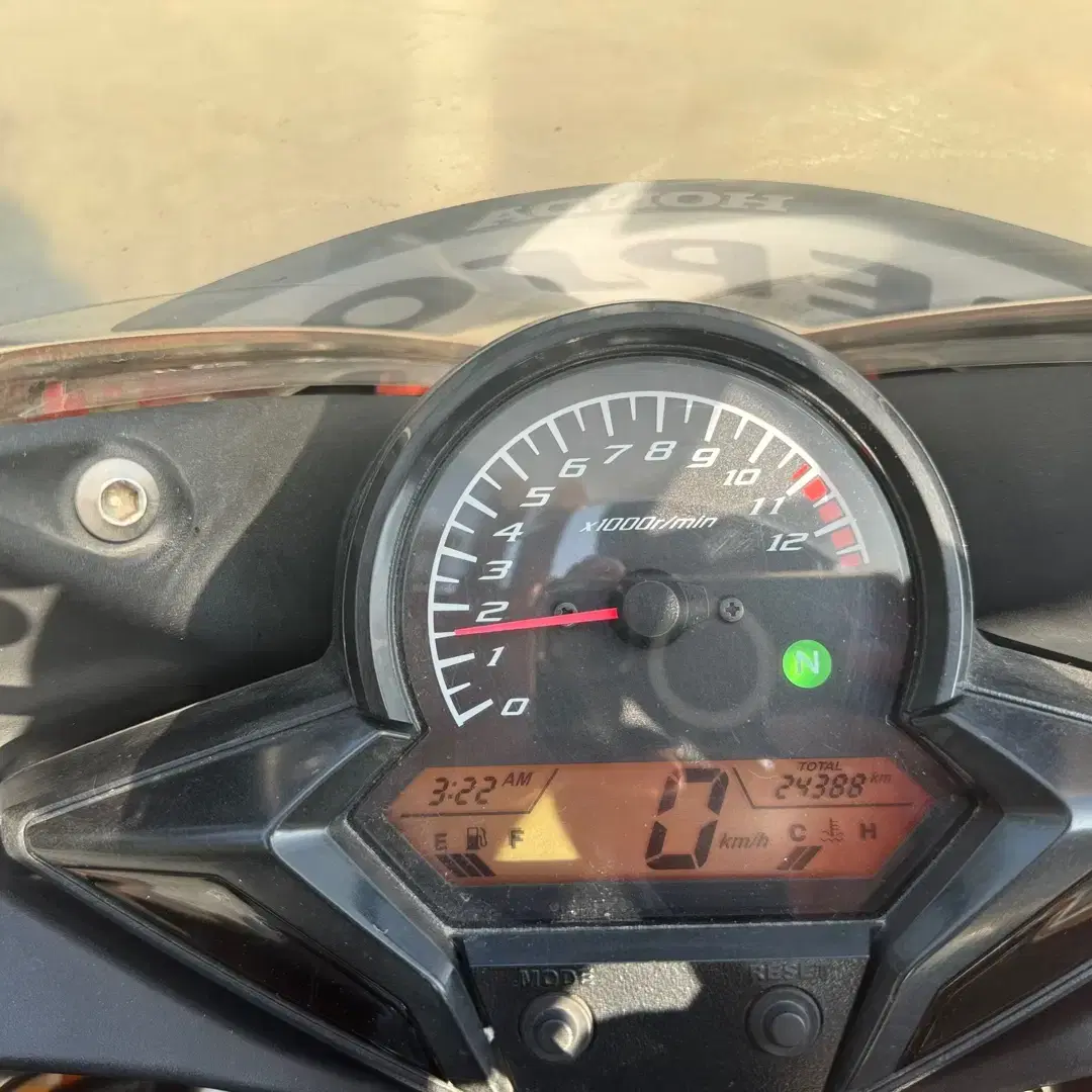 혼다 cbr125r 2015년식 랩솔차량 저렴하게 판매합니다