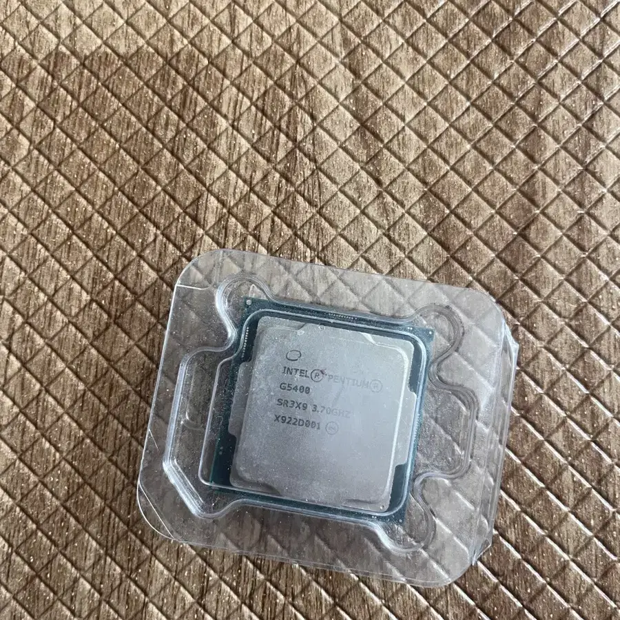 인텔 펜티엄 G5400 CPU (쿨러 포함)