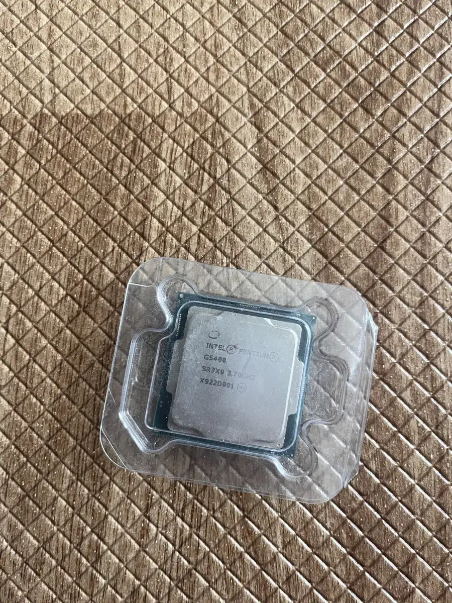 인텔 펜티엄 G5400 CPU (쿨러 포함)