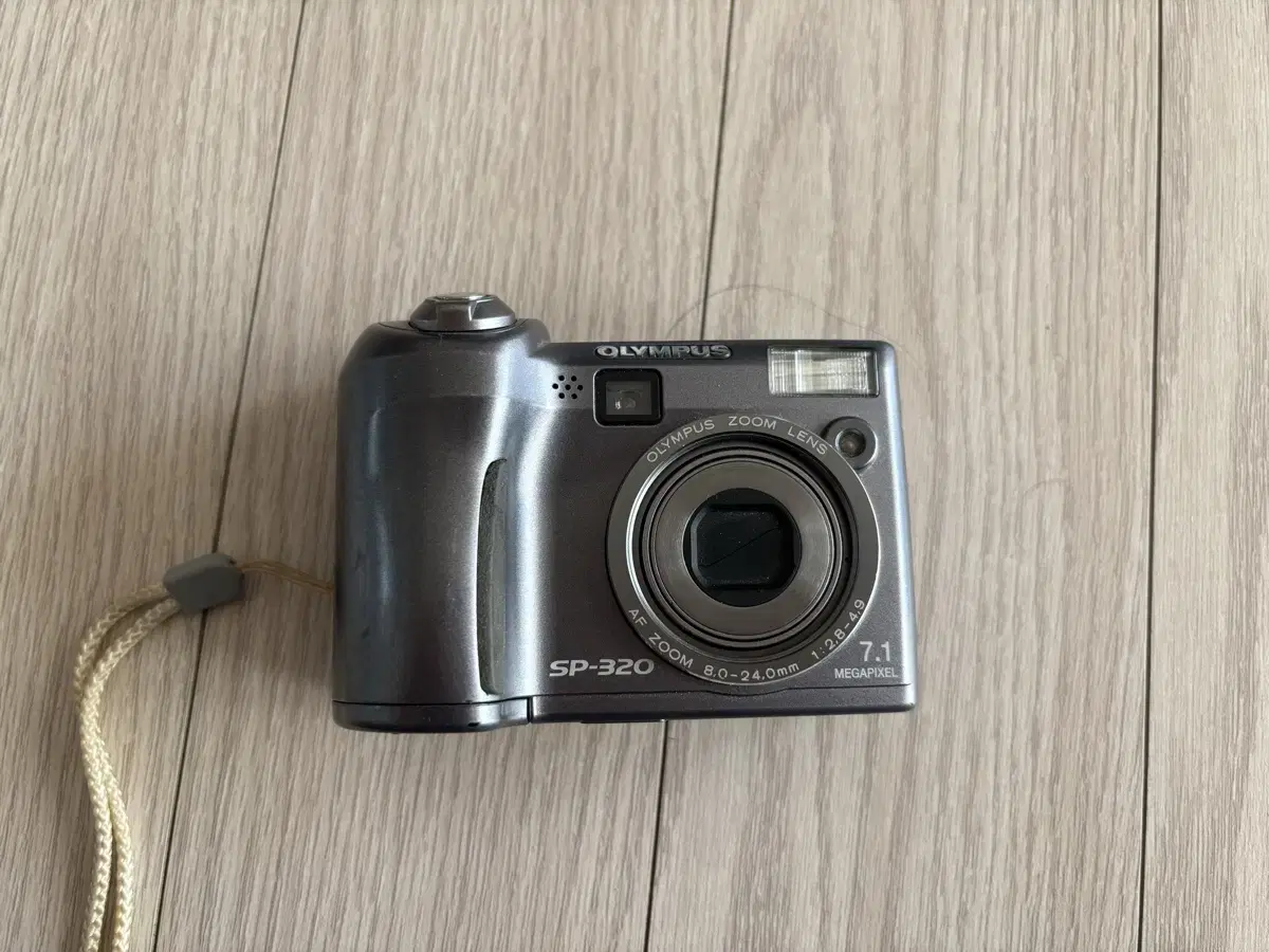 Olympus SP-320 디지털 카메라 (7.1MP)