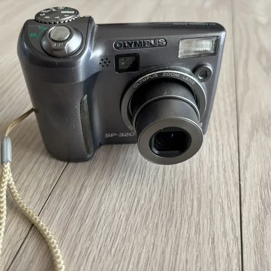 Olympus SP-320 디지털 카메라 (7.1MP)