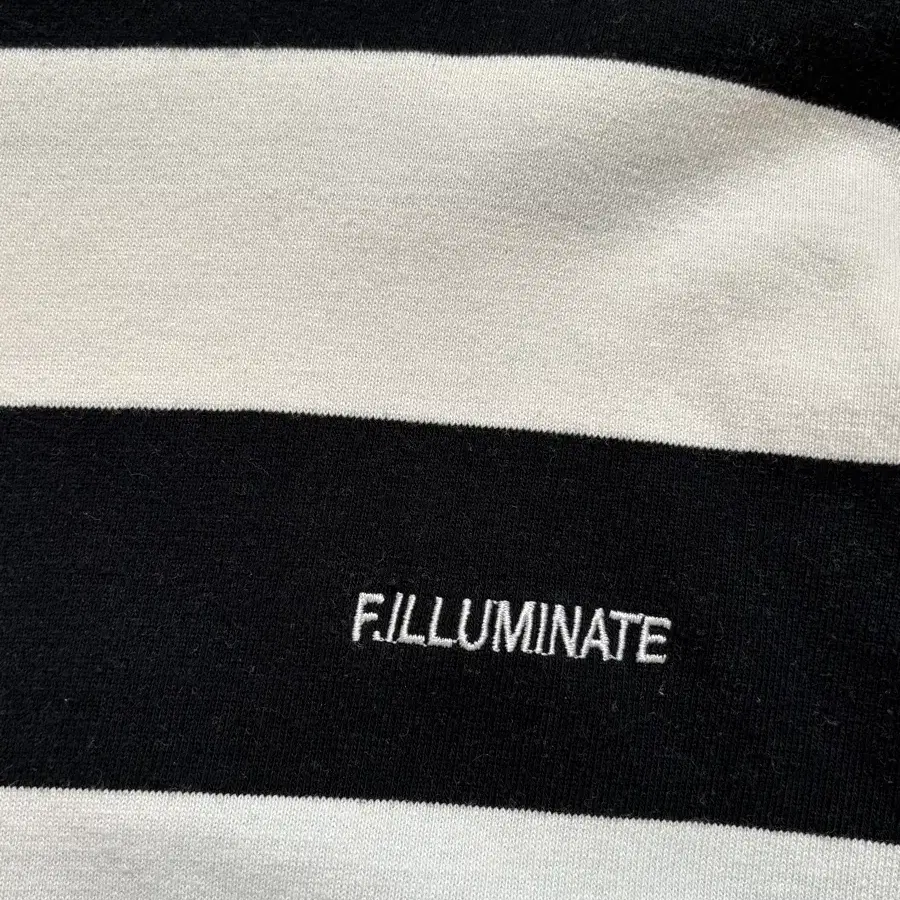 FILLUMINATE XL 롱슬리브 티셔츠